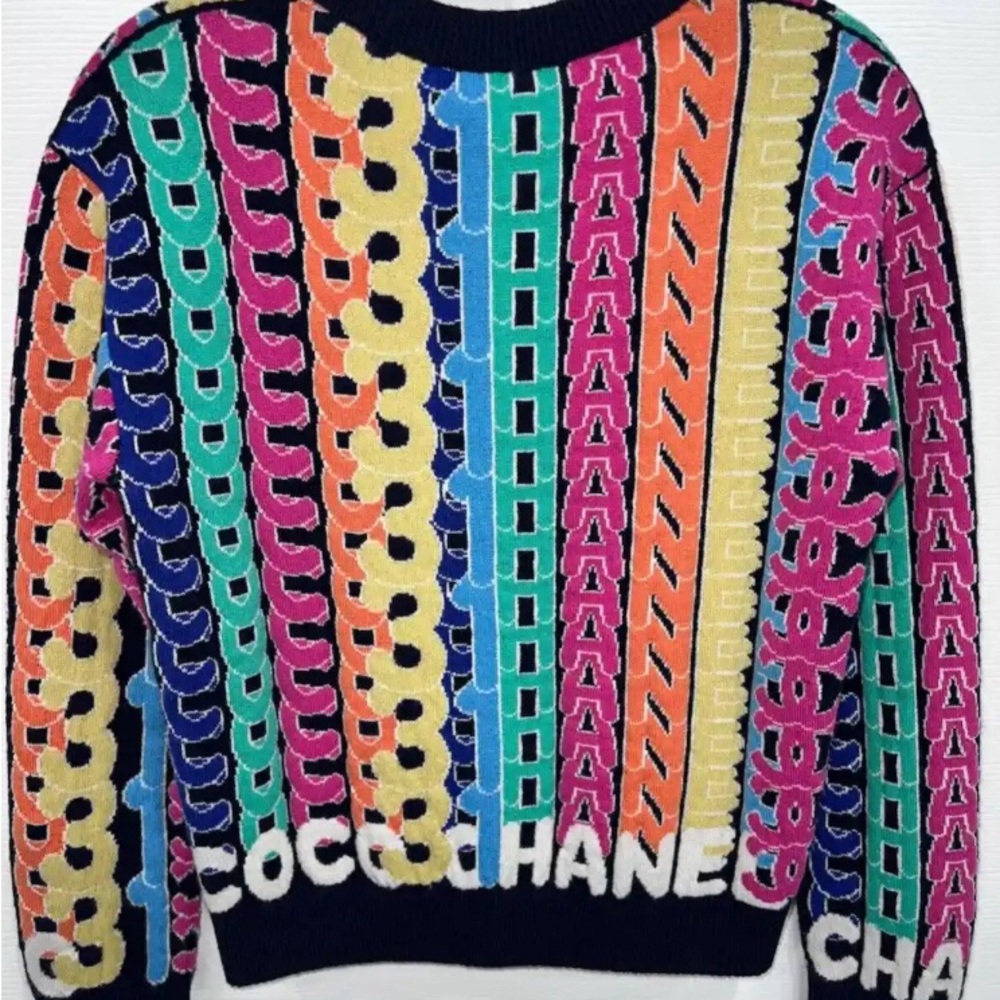 CHANEL crewneck cashmere sweater